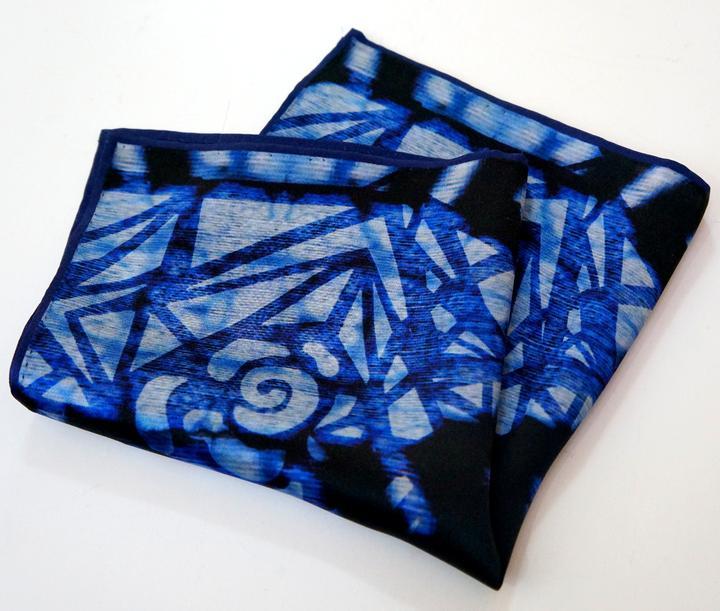 
            
                Load image into Gallery viewer, Silk Pocket Square, Blue Rose
            
        